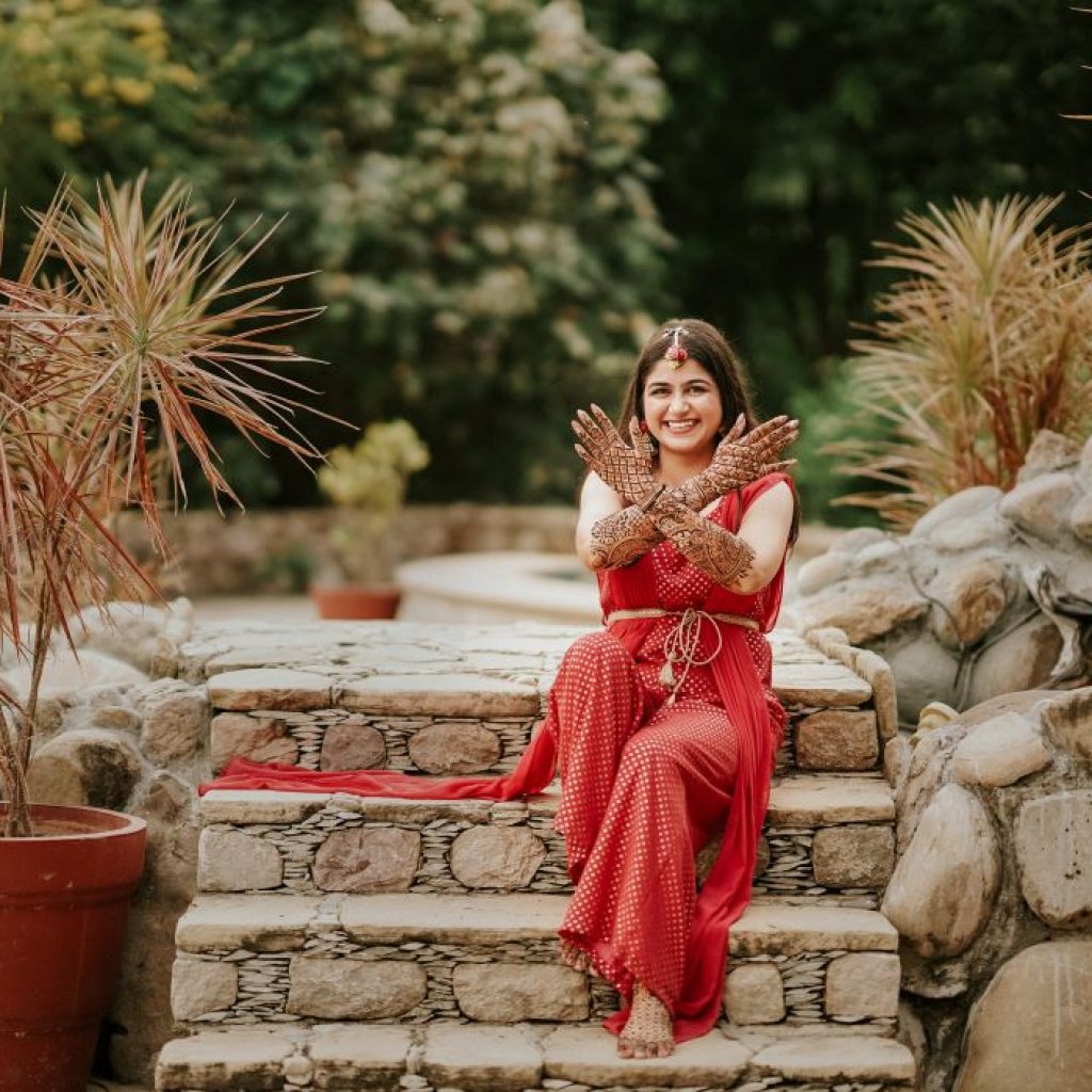 Mehndi poses