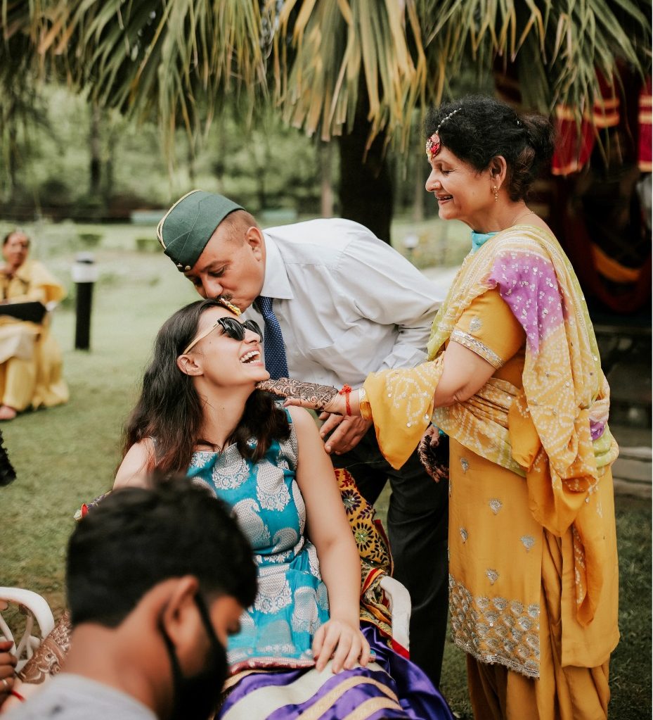 Beautiful Bride and Sister Photo Ideas for your Mehendi Ceremony