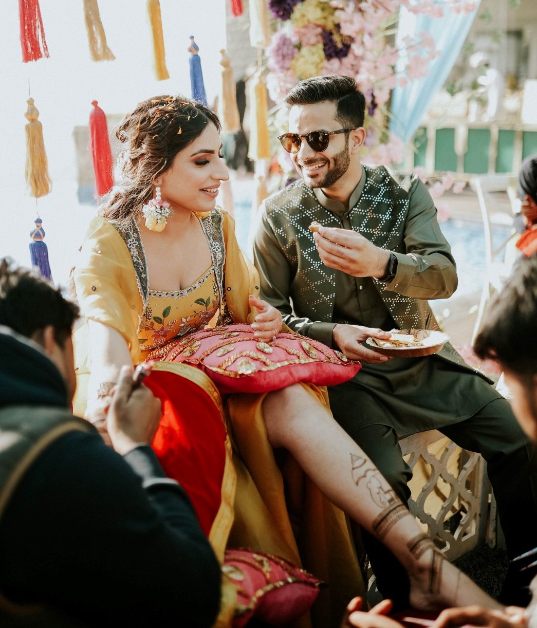 Mehndi ceremony photo ideas-Couple pictures